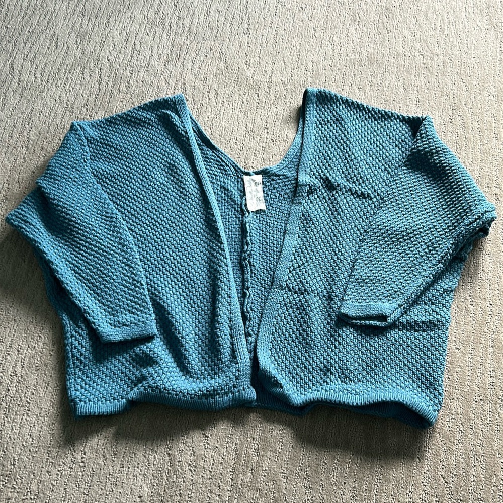 Sadie and Sage brand shrug sweater with Dolman sleeves Size medium teal